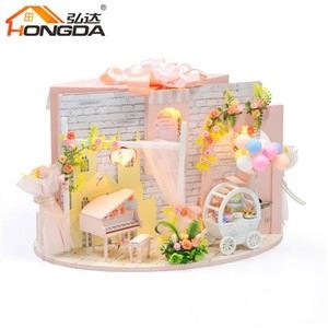 Flever miniatūrais leļļu nama komplekts Love