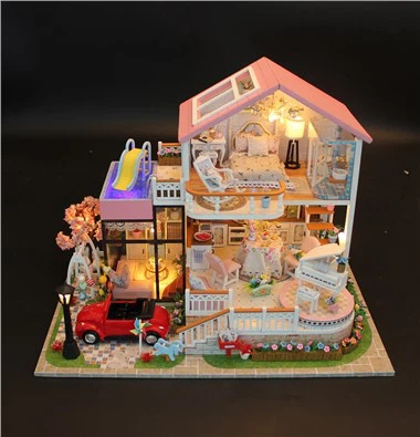 Pielāgota leļļu namiņa amatniecības dāvana meitenei