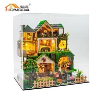 Meža temate miniatūra leļļu nama ar putekļu pārsegu